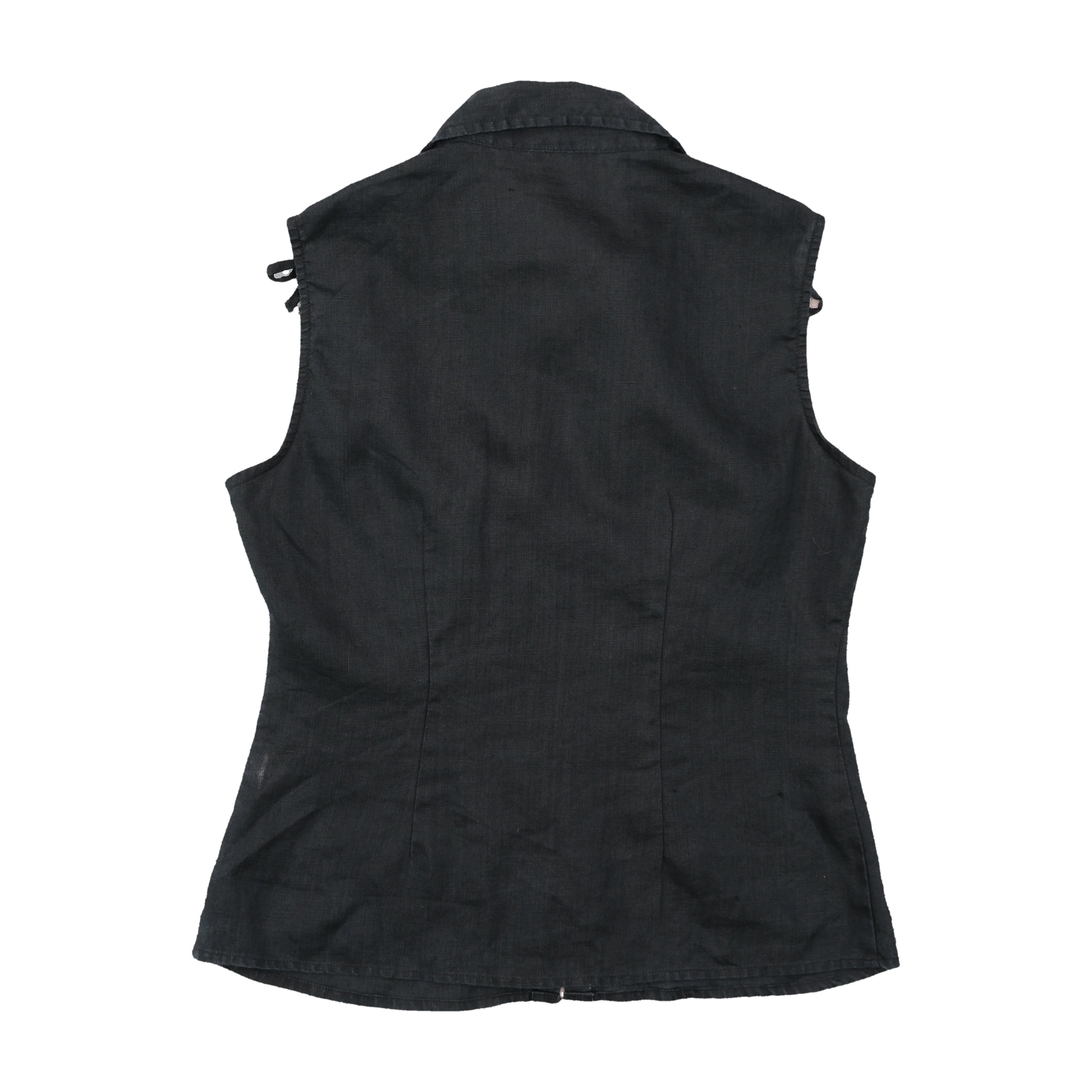 Woman Sleeveless Button-Up Shirt