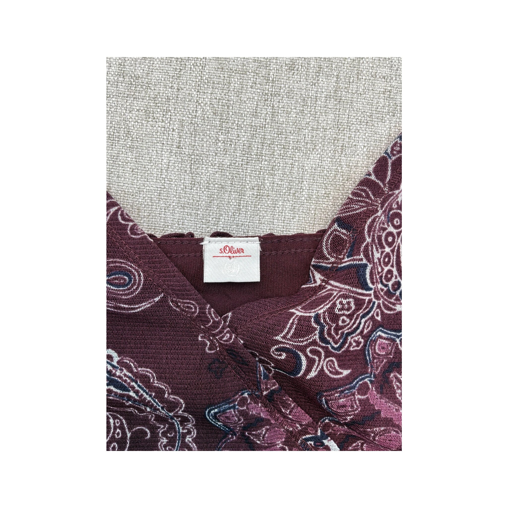 Vestido Lingerie s.Oliver com estampado Paisley e Acabamento de Folhos