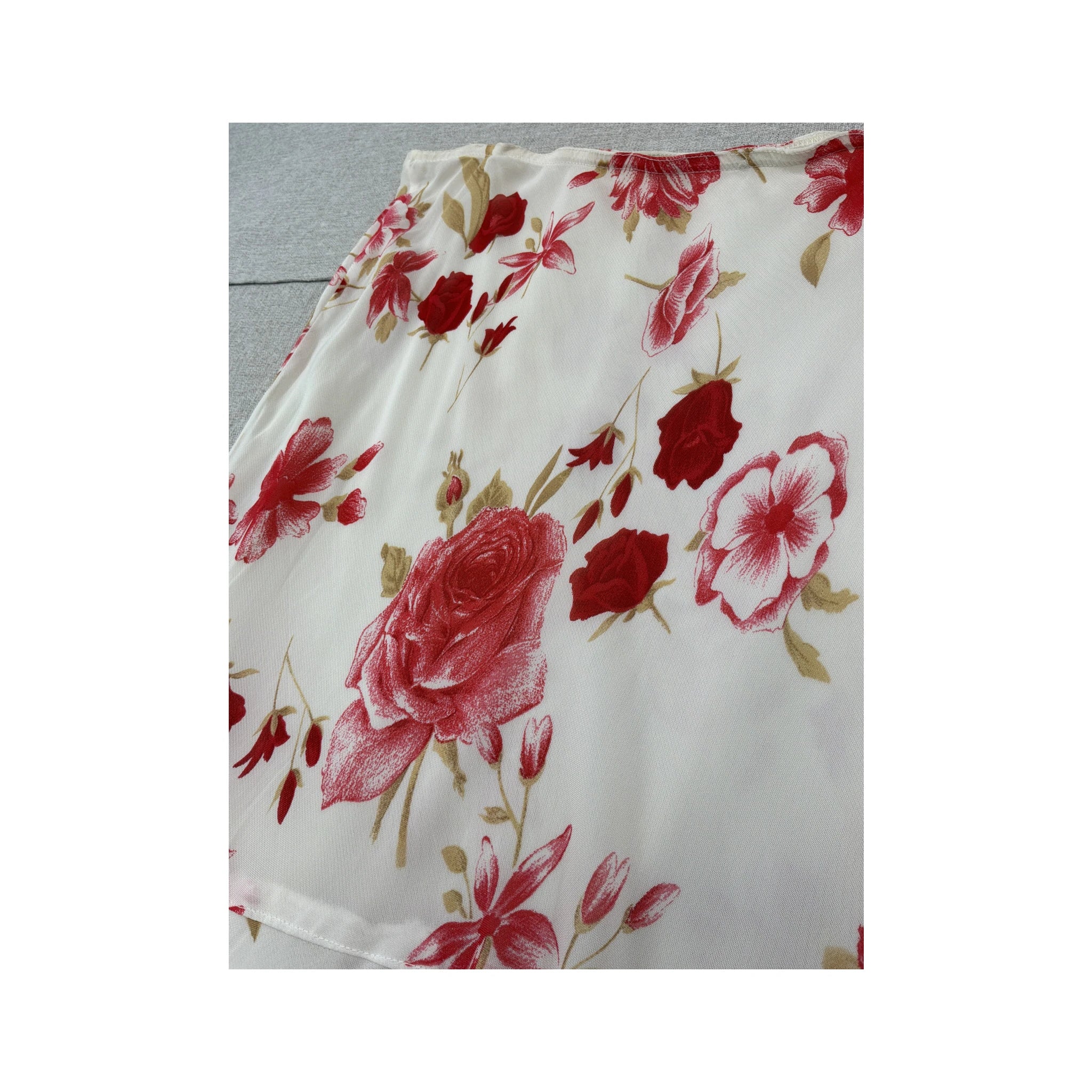 Saia Assimétrica floral com Bainha Lenço