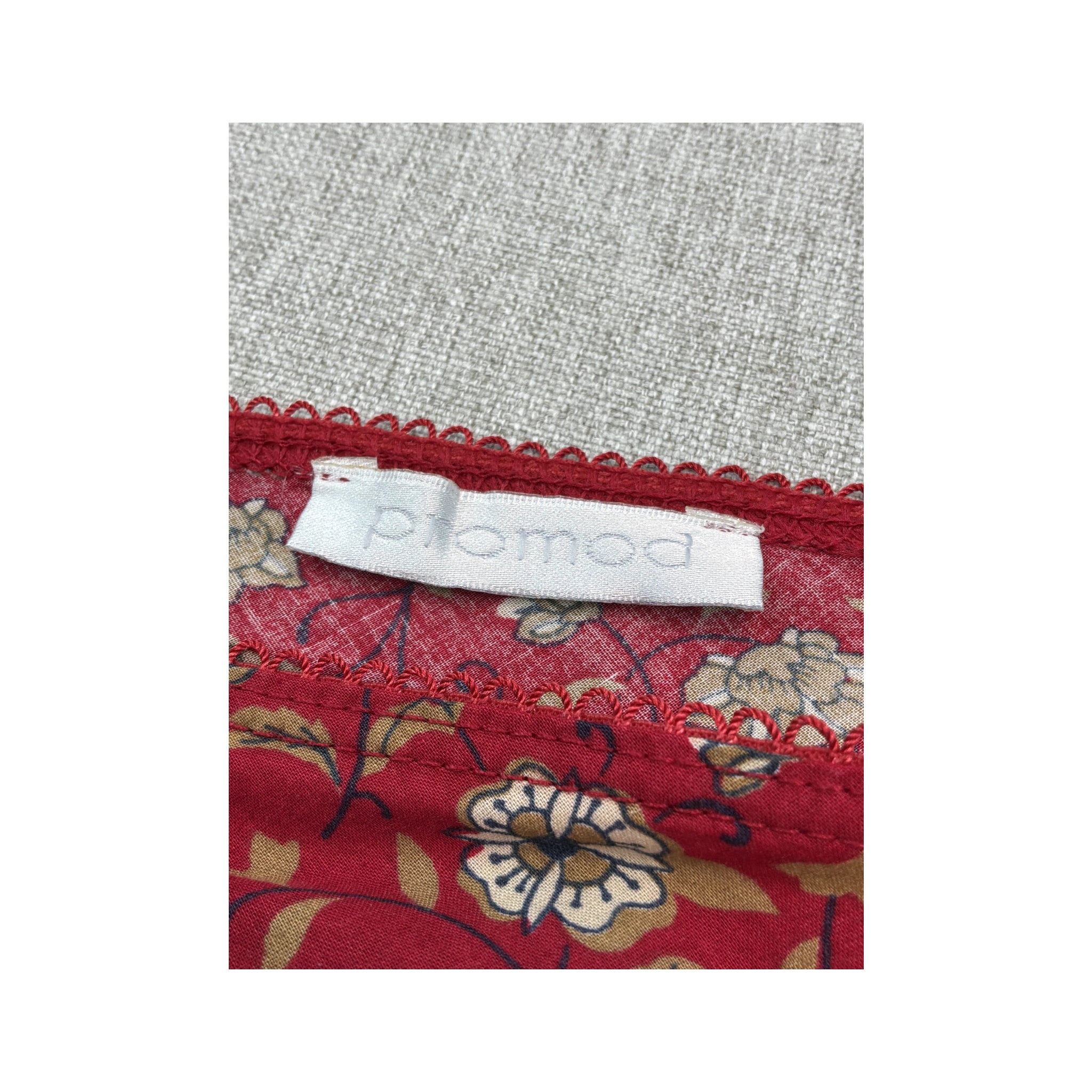 Saia Pollera em Camadas com estampado floral e de Borboleta