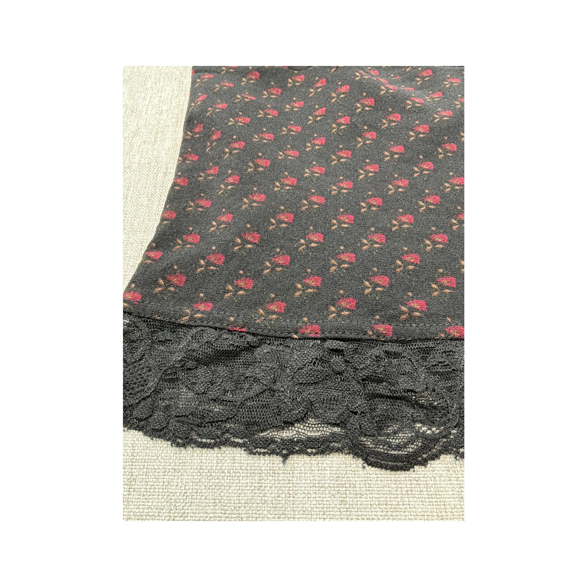Phard Floral Lace Trim Tank Top
