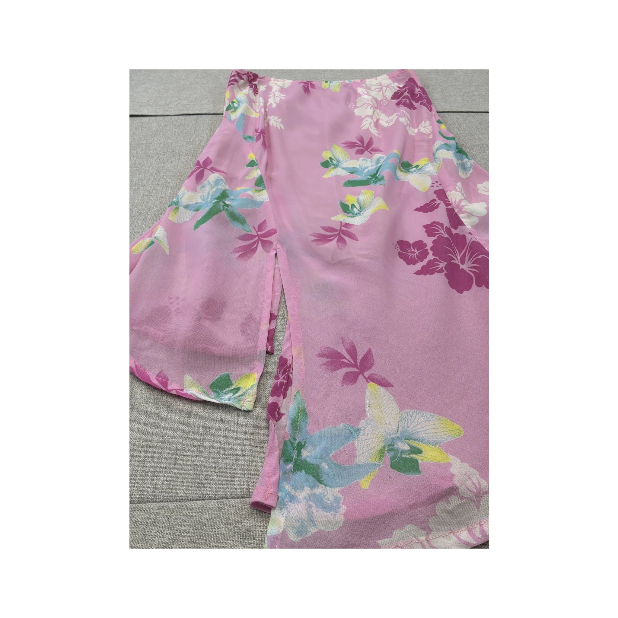 Saia vintage rosa com estampado floral Tropical e Bainha Lenço