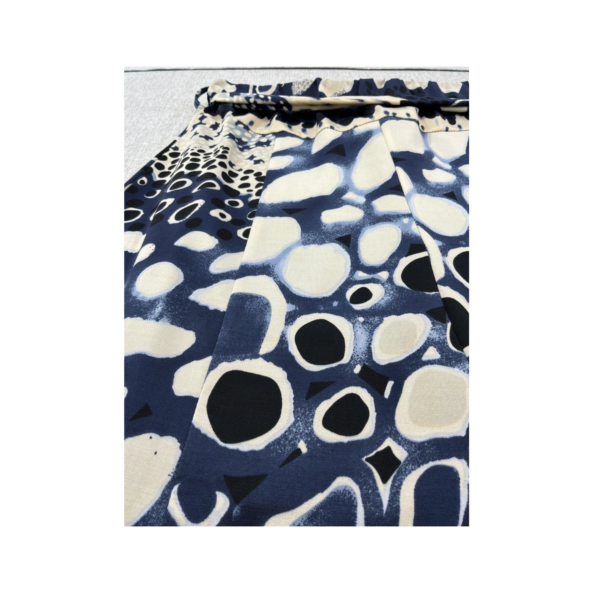 Abstract Print Tie Waist Skirt