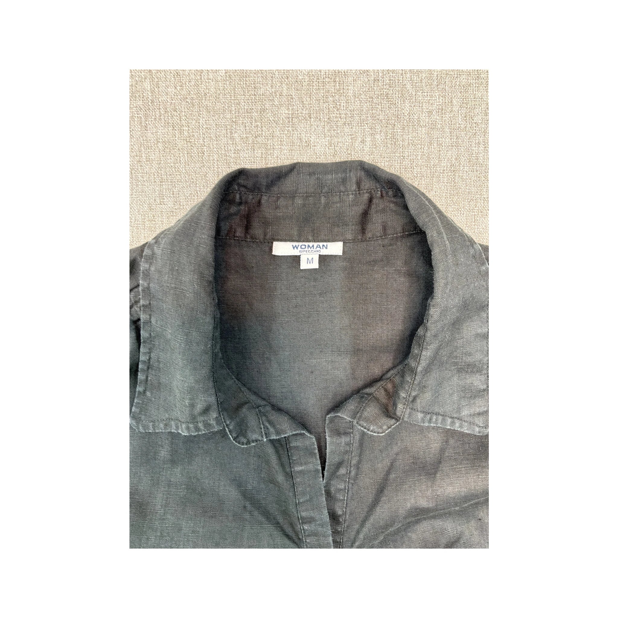 Woman Sleeveless Button-Up Shirt