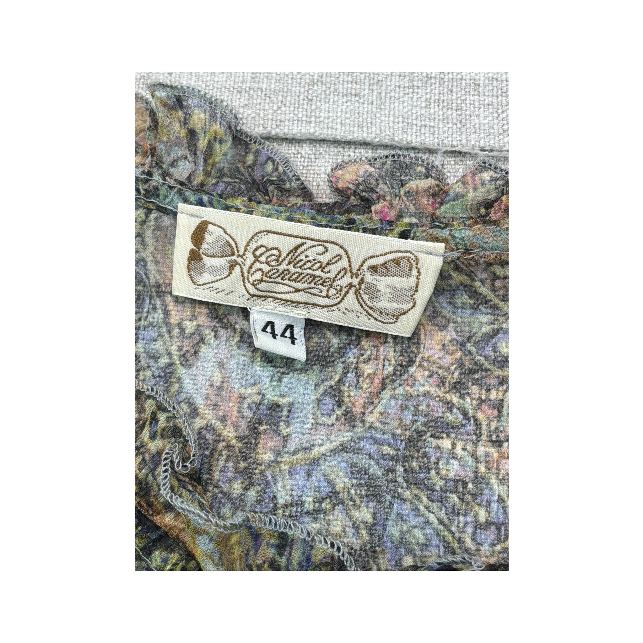 Blusa Camponesa Transparente com estampado Paisley