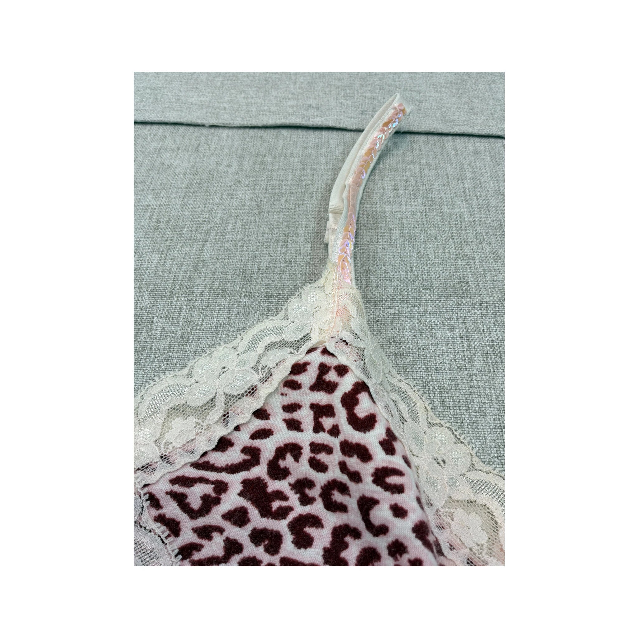 Top de alças Y2K rosa com estampado de Leopardo, renda e Lantejoulas