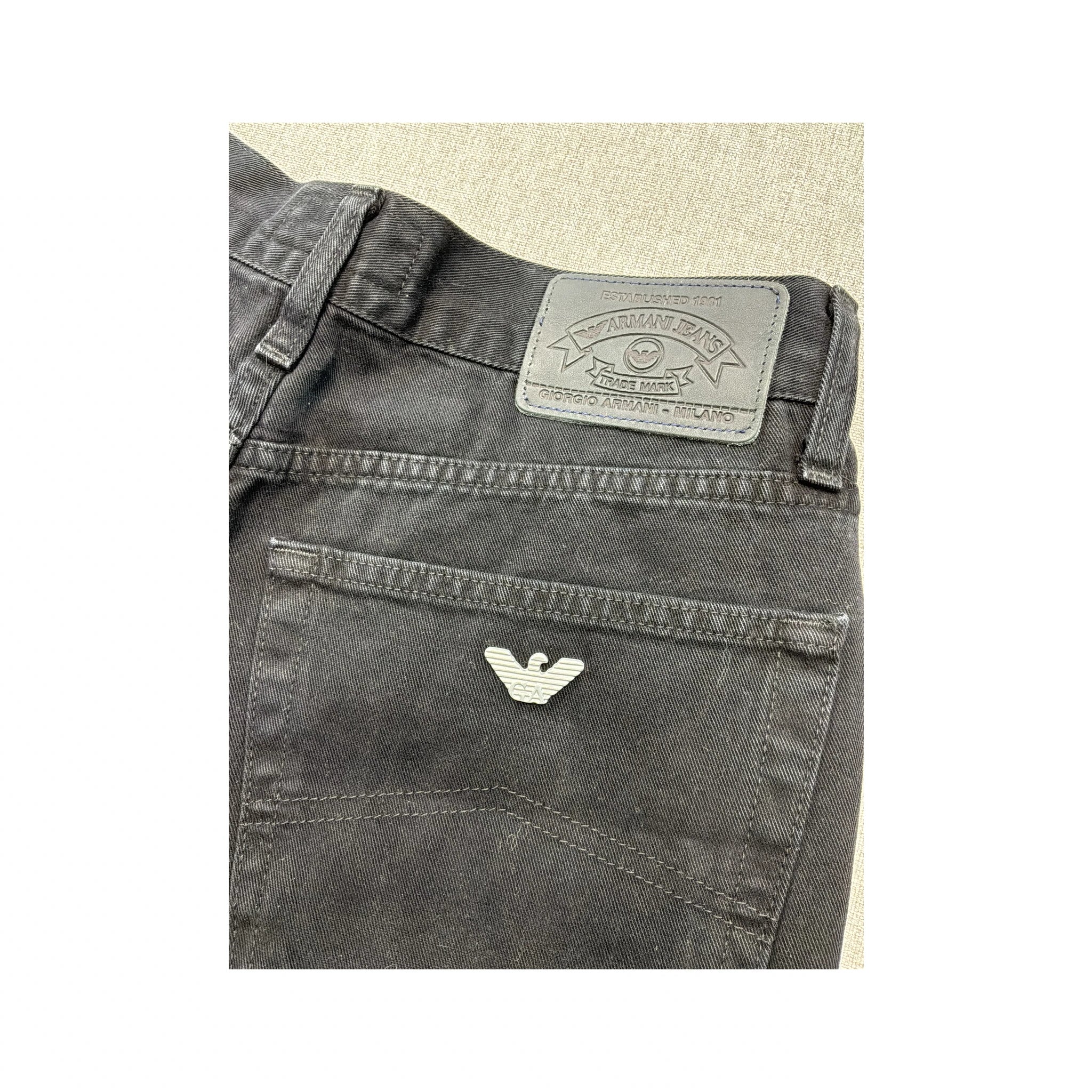 Calças de ganga Armani Jeans pretos de perna direita