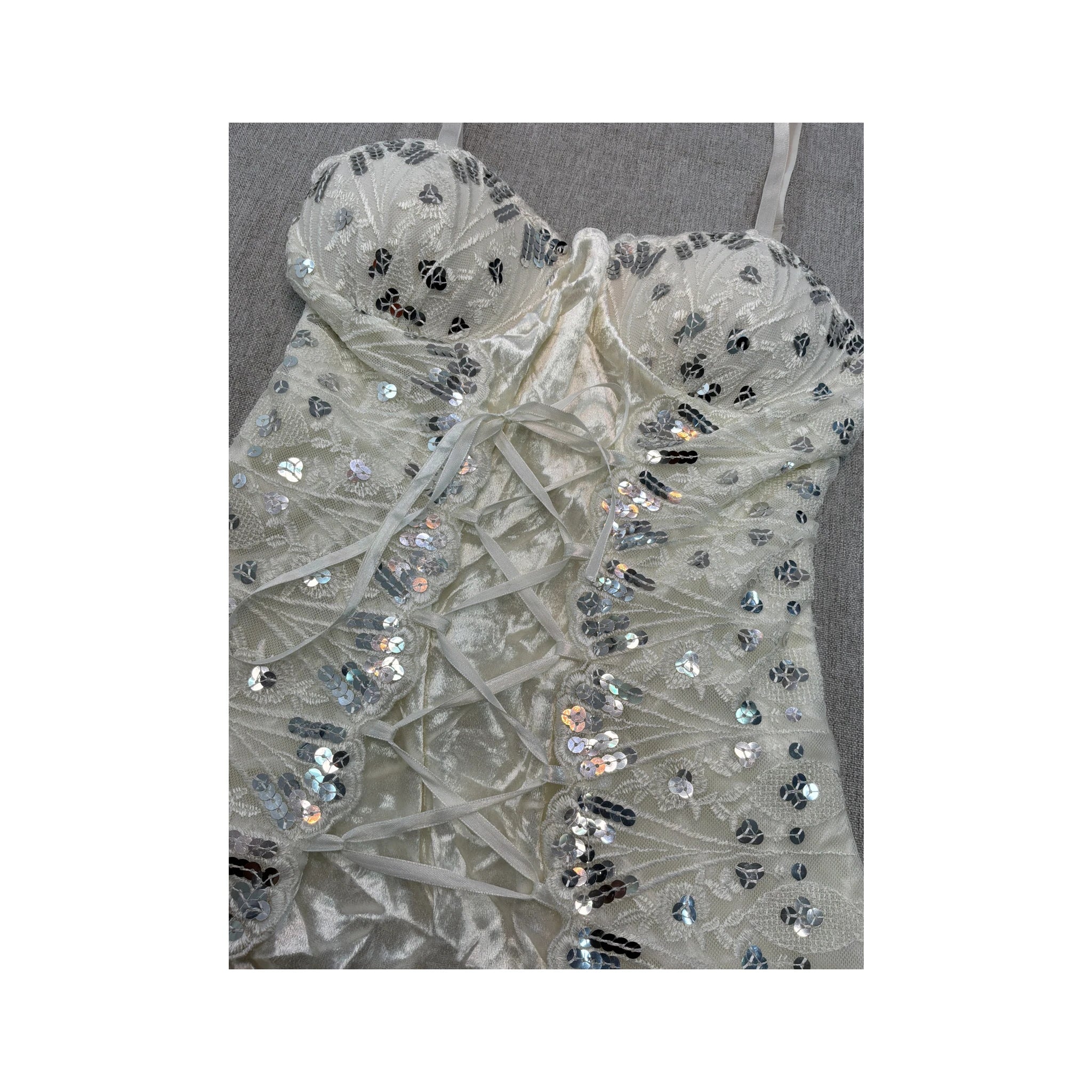 Top de alças Pretty Estilo Corpete com Lantejoulas e Atilhos