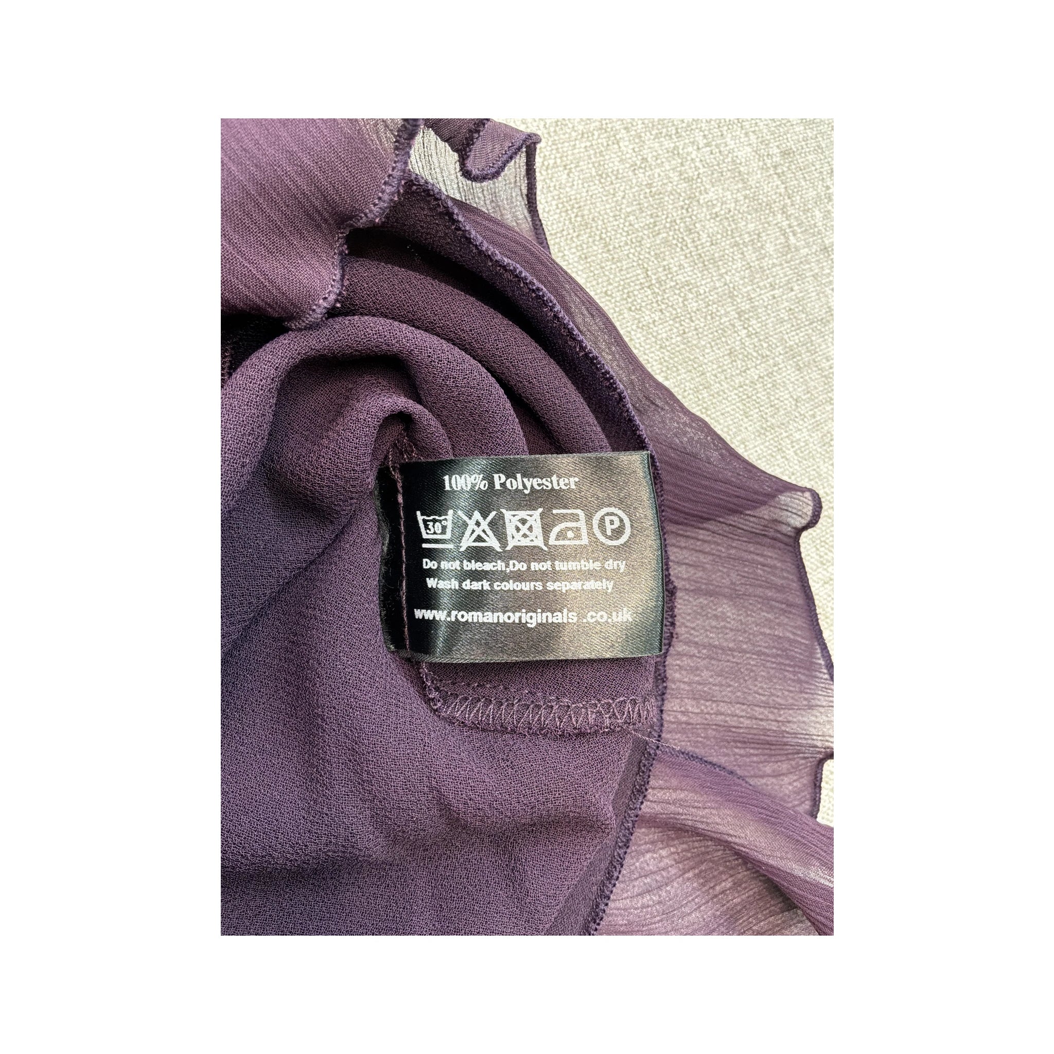 Blusa Roman Originals com decote em V e Folhos em Cascata
