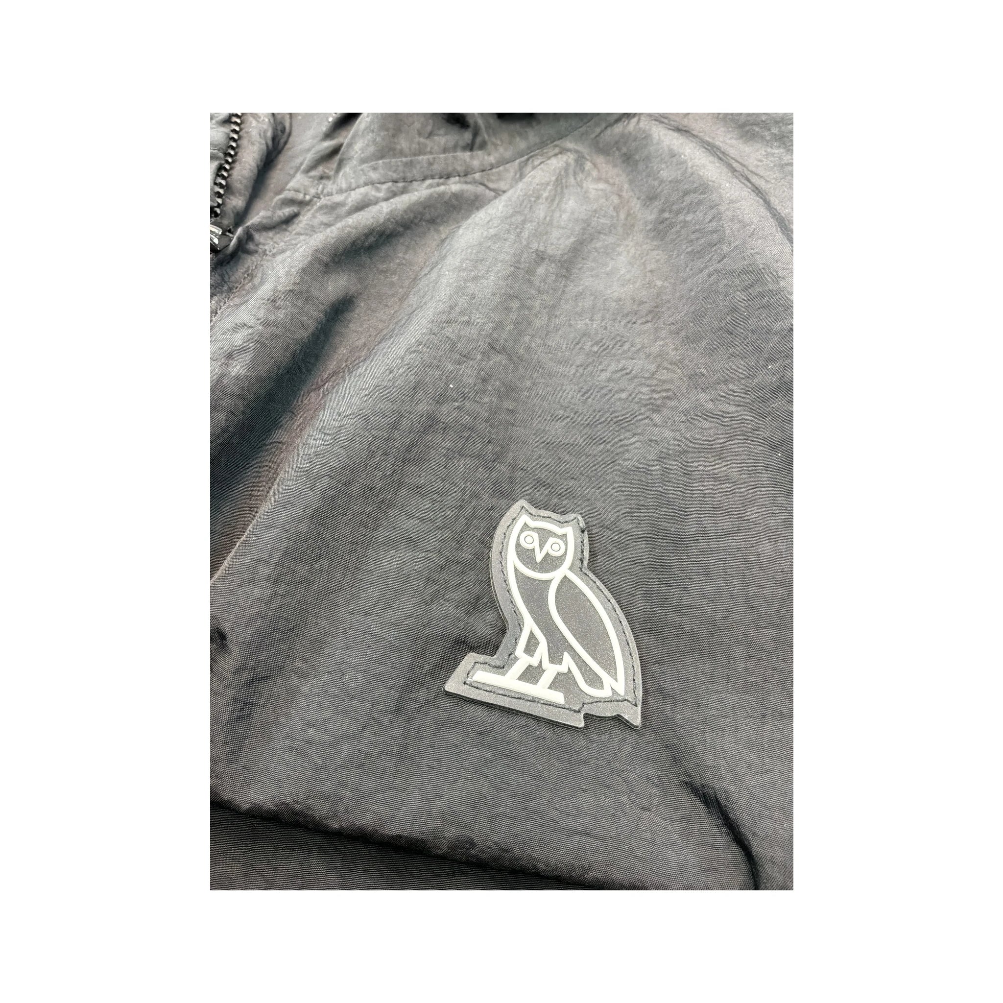 OVO Black Hooded Zip-Up Jacket (Etiqueta com tecido?)