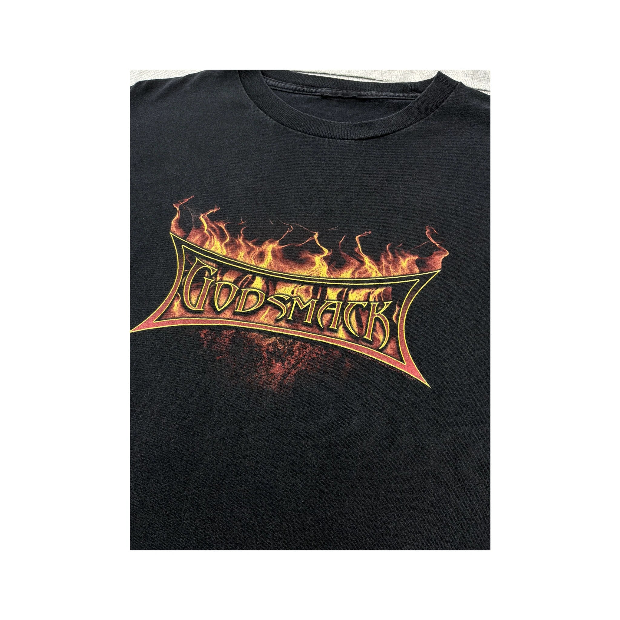 T-shirt de Banda Godsmack de Manga Comprida com Chamas na Manga
