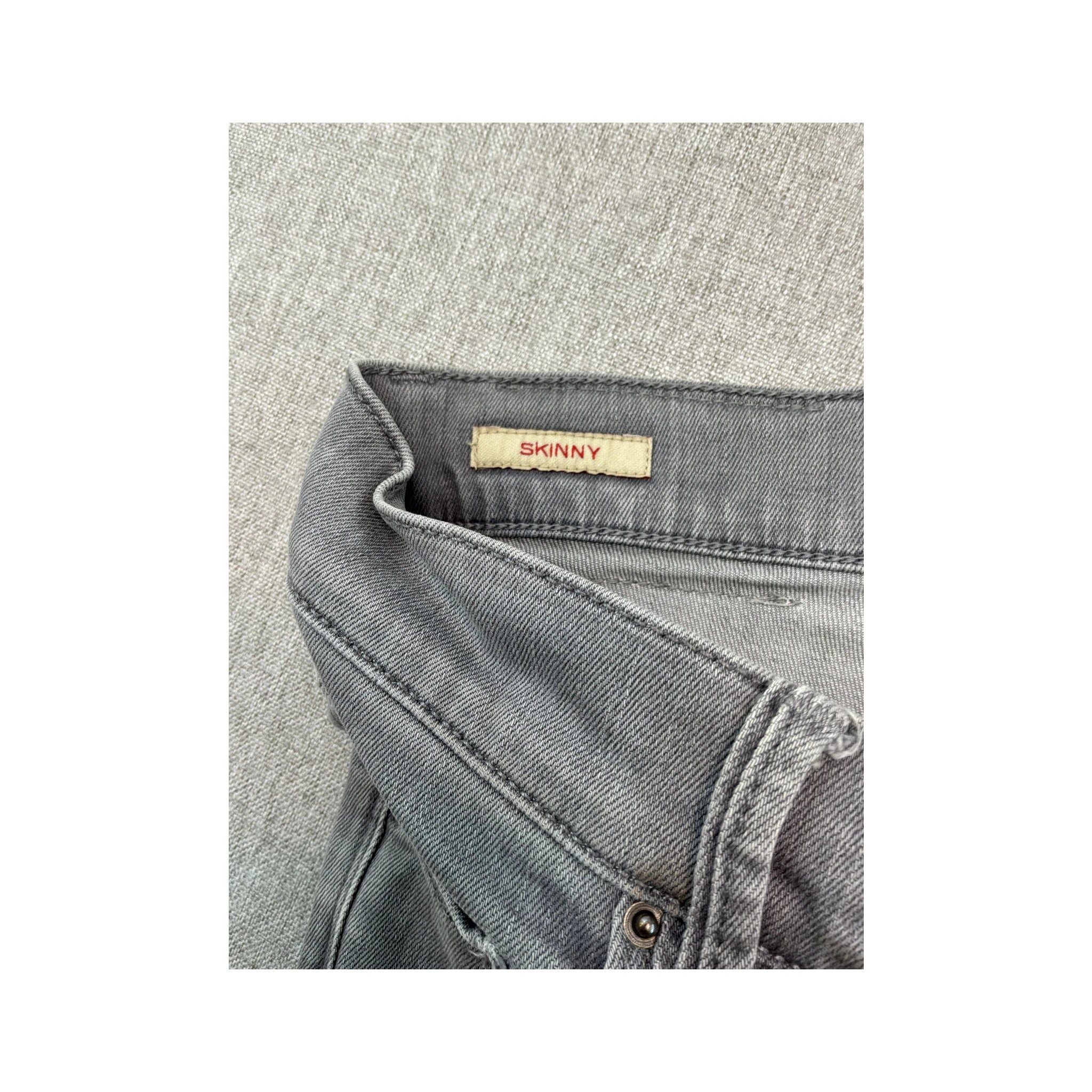 Rifle Light Wash Distressed Denim Jeans
