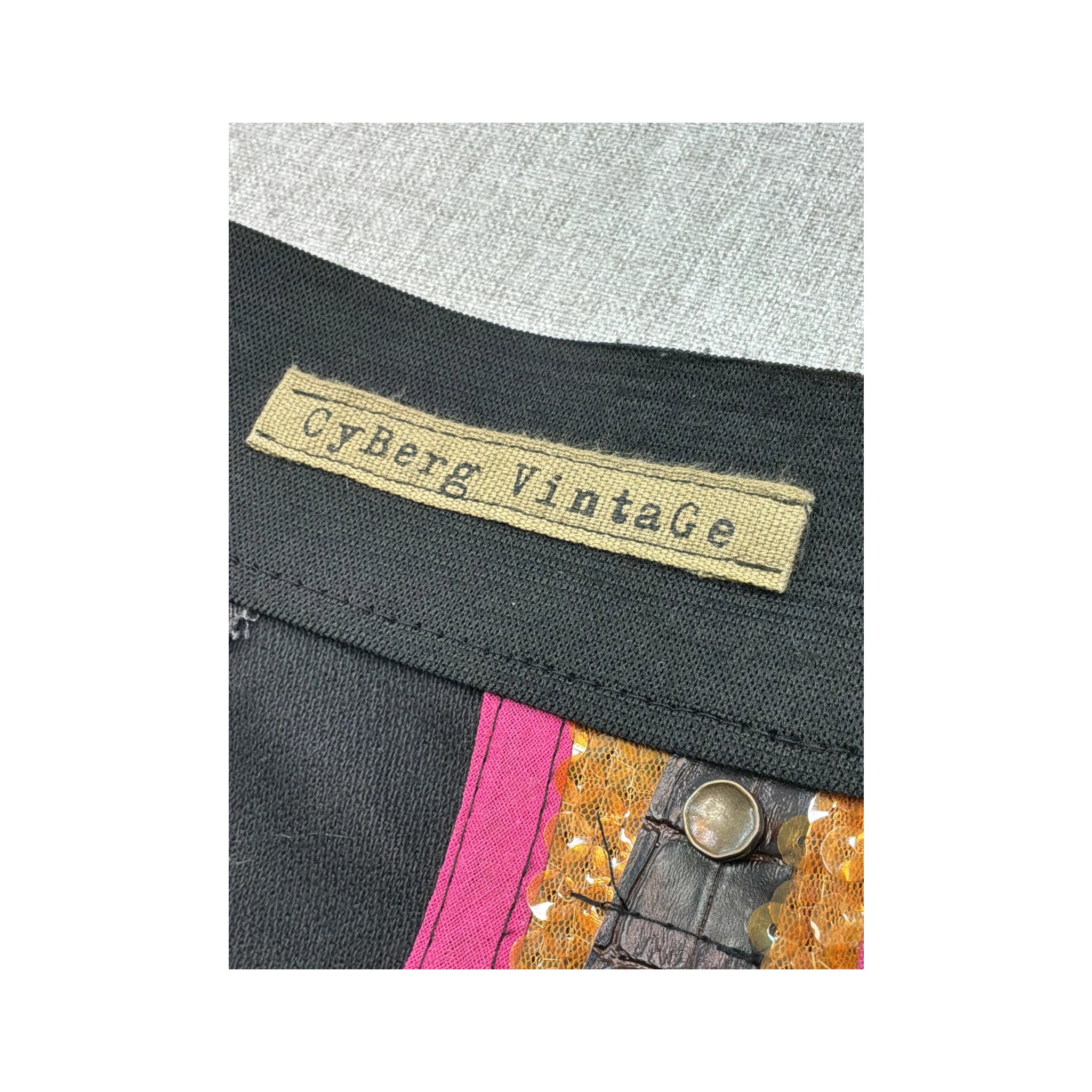 Mini saia CyBerg vintage com estampado de Tigre e Acabamento em Pelo
