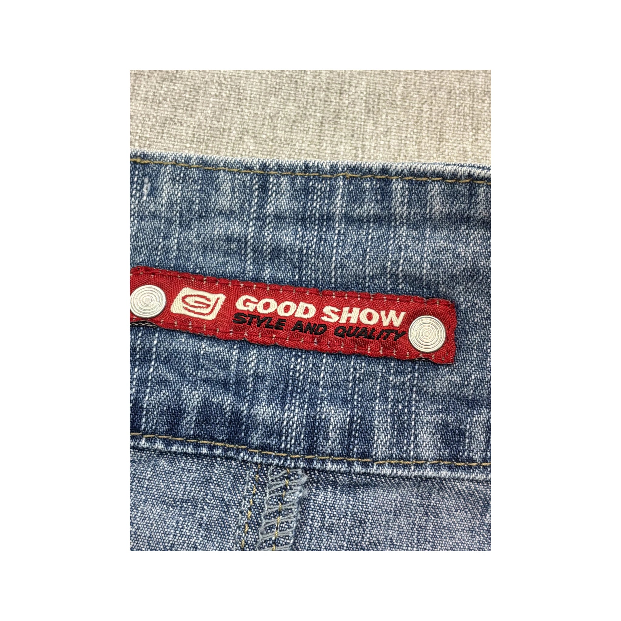 Mini saia Good Show em ganga com Tachas