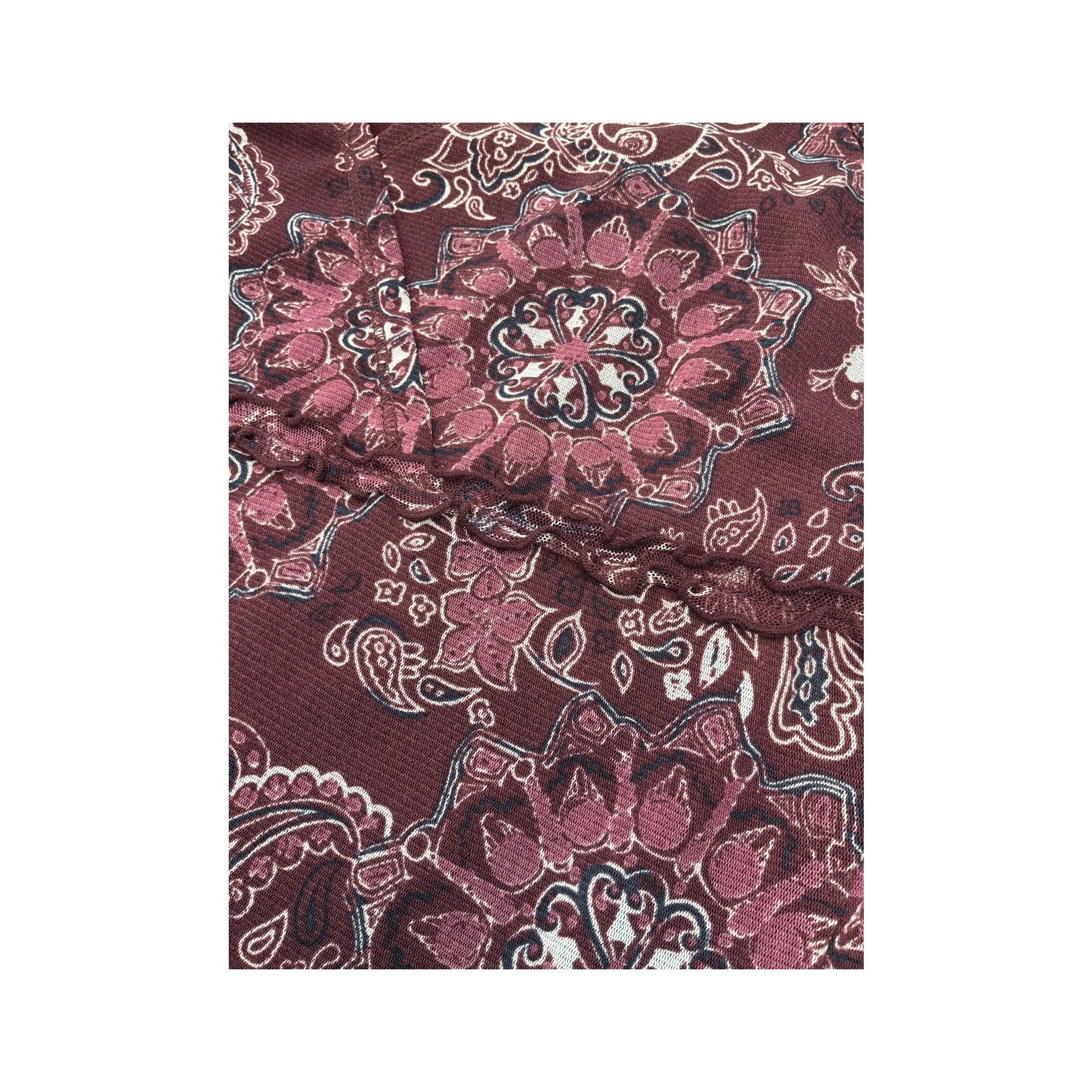 Vestido Lingerie s.Oliver com estampado Paisley e Acabamento de Folhos