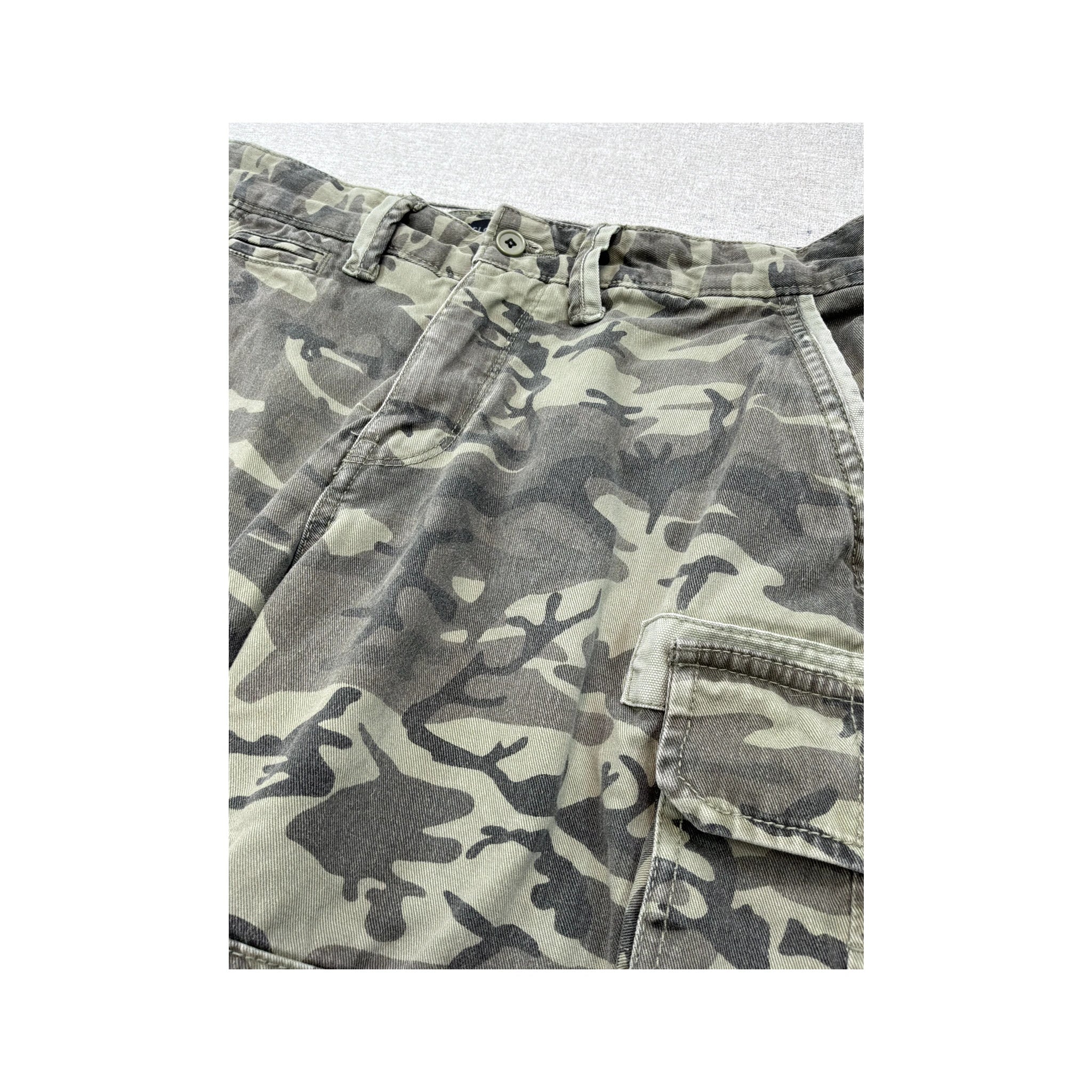 Calções cargo Clockhouse em algodão Camuflado cinzento