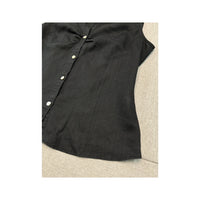Woman Sleeveless Button-Up Shirt