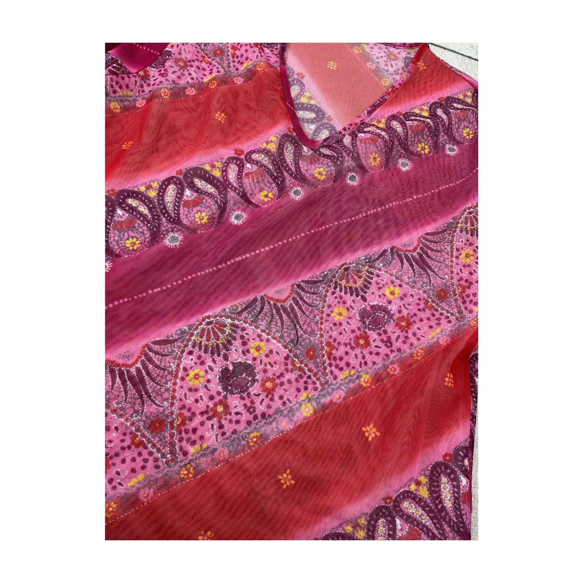 Pink Paisley V-Neck 3/4 Sleeve Mesh Top