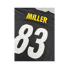 Camisola preta.