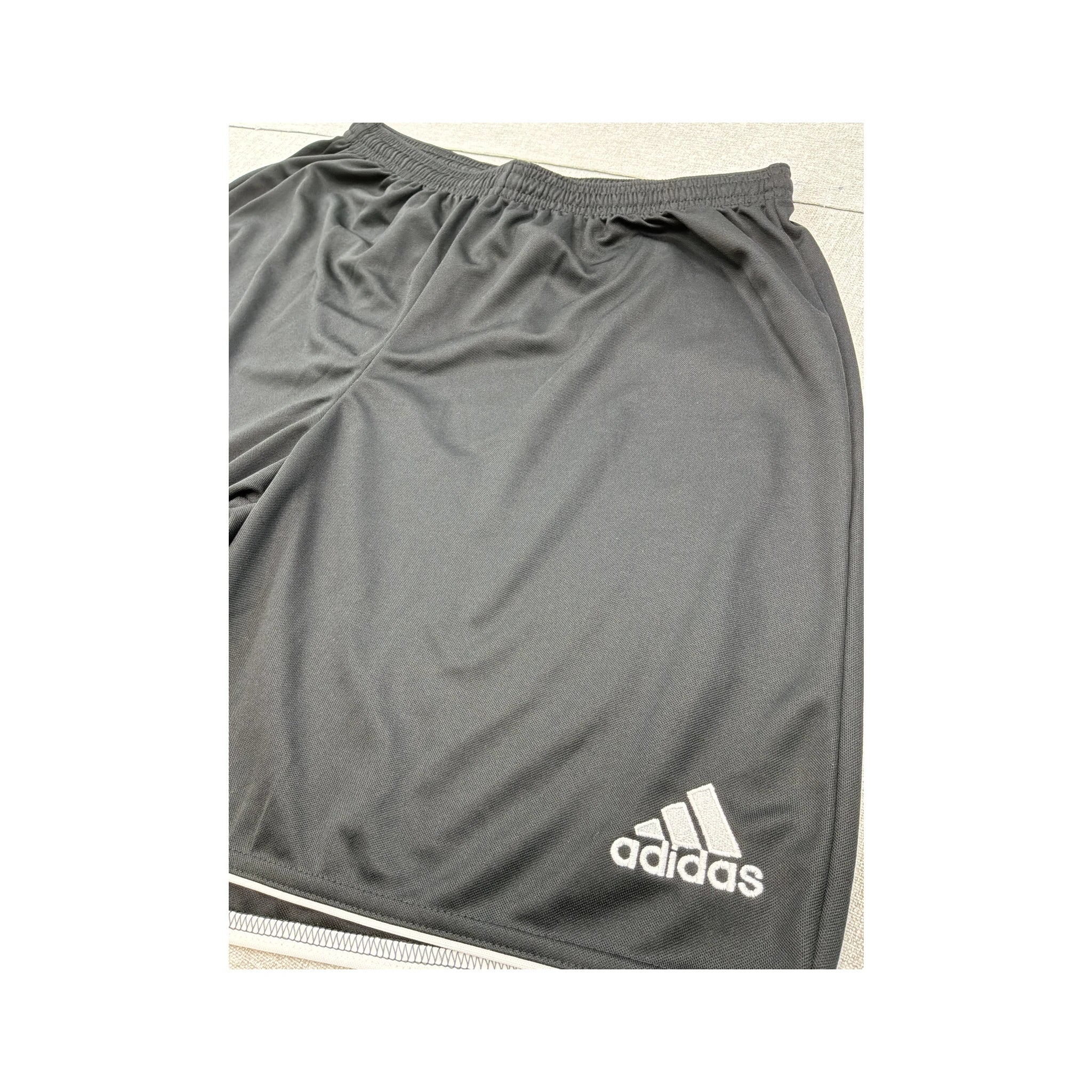 Calções desportivos adidas ClimaLite com logótipo
