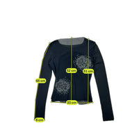 Blusa preta com Motivo de Lantejoulas