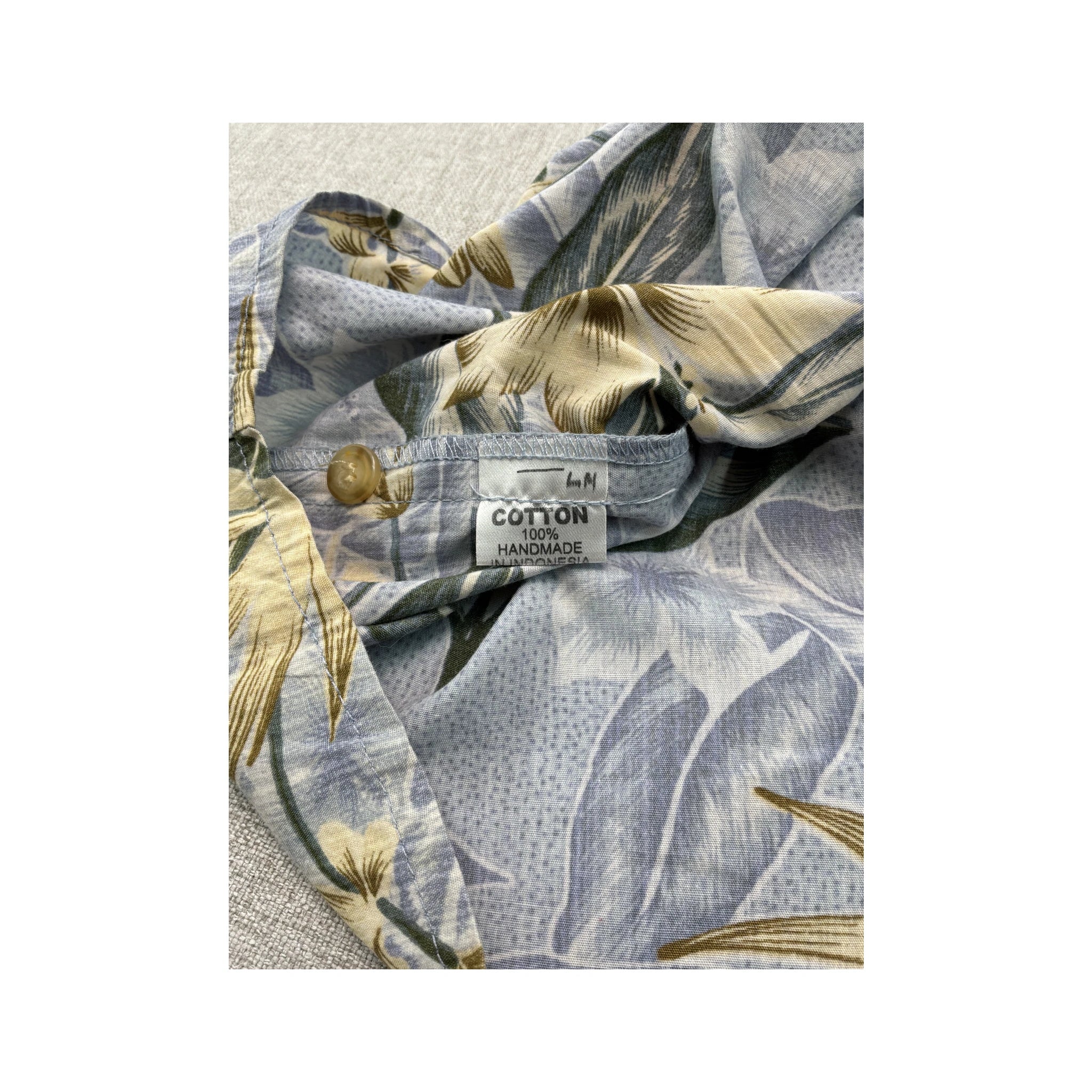 Canadian Sports & Fishing Floral Sleeveless Button-Up Shirt