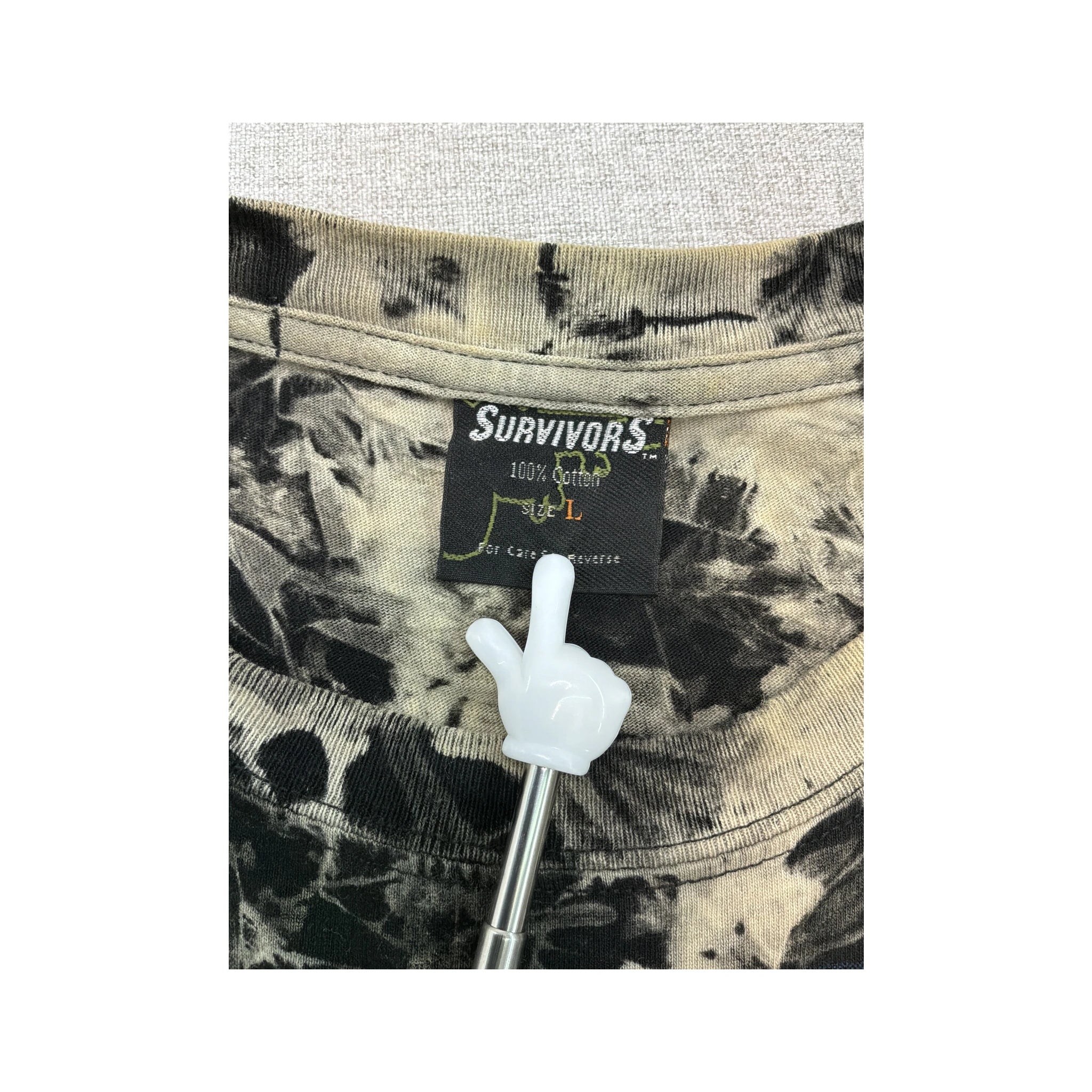 Camisa Southpole em algodão Tie-Dye Descolorada com estampado Gótico de Dragão e Caveira