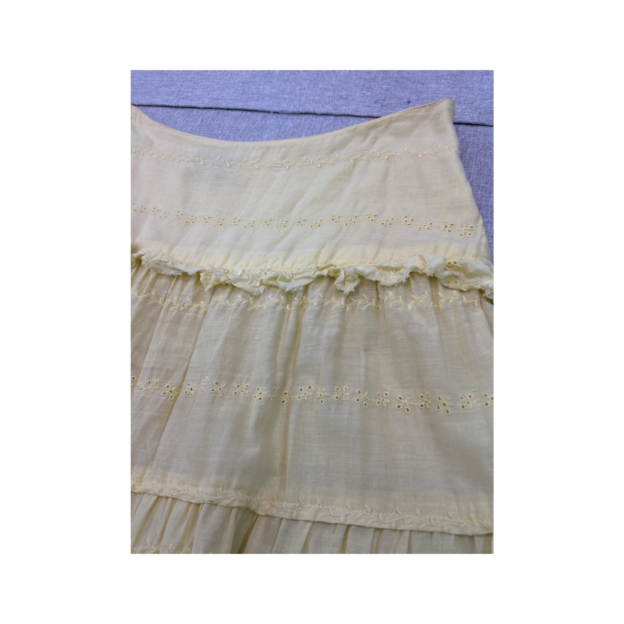 Saia Calvin Klein Jeans em algodão amarelo em Camadas com Ilhós