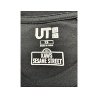 T-shirt Uniqlo KAWS em algodão com estampado da Rua Sésamo
