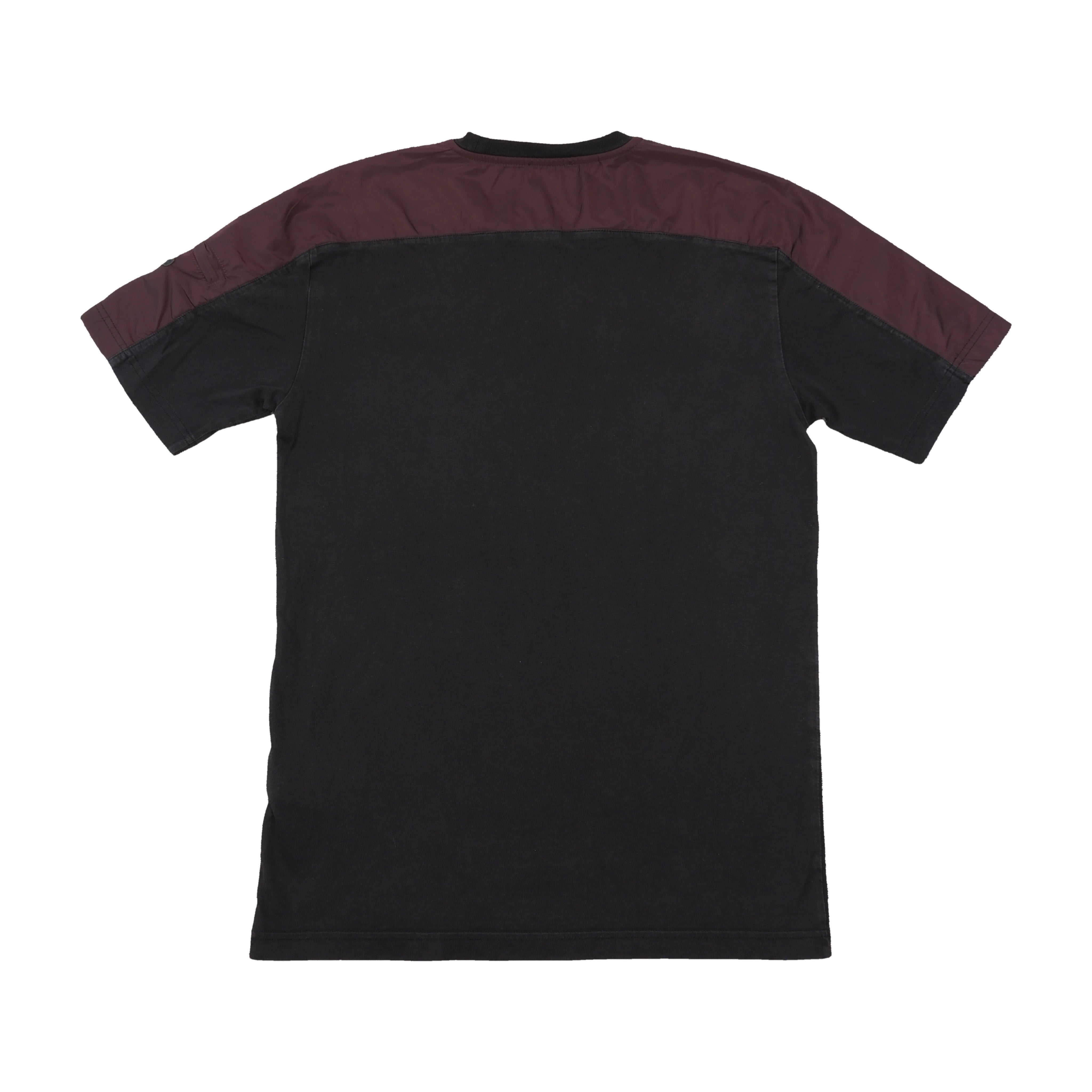 T-shirt utilitária Prada com Ombros Contrastantes