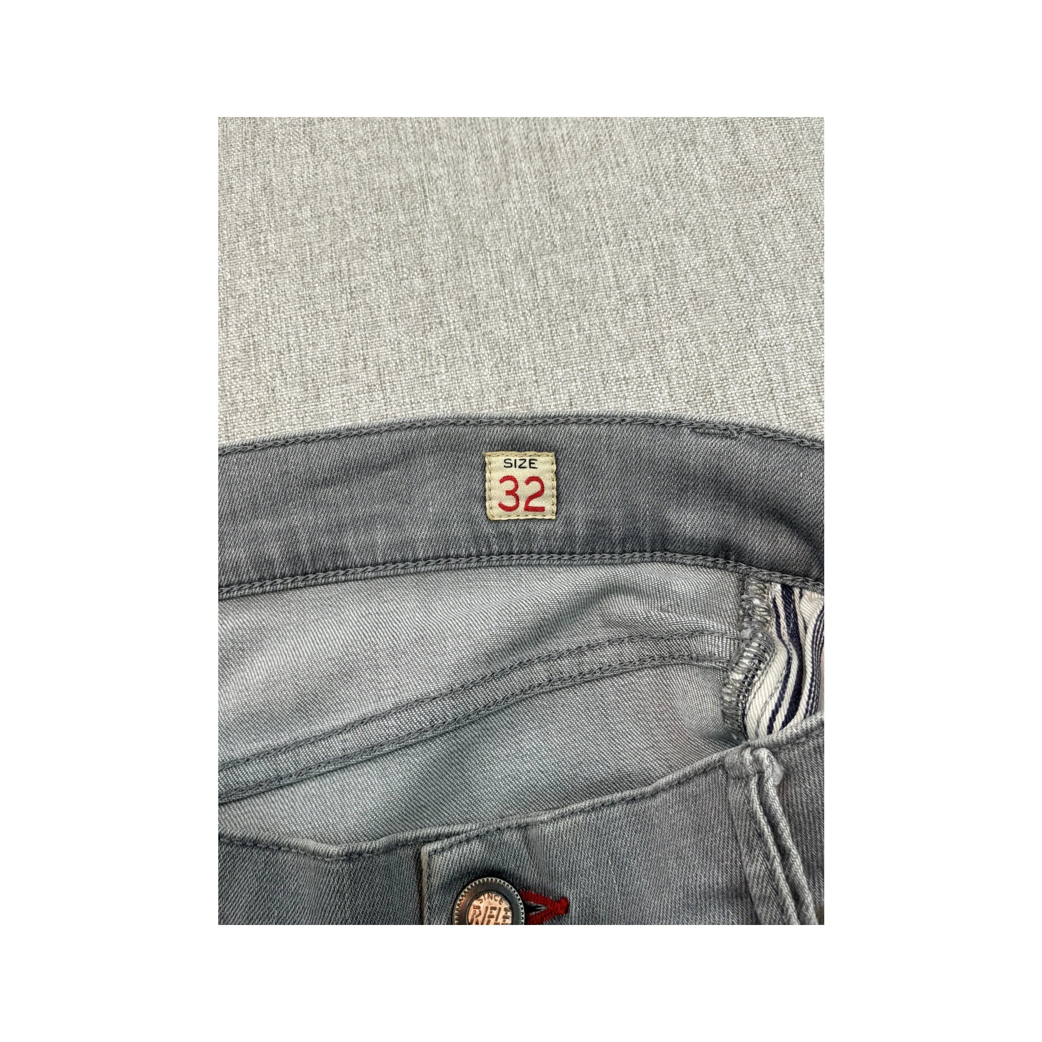 Rifle Light Wash Distressed Denim Jeans