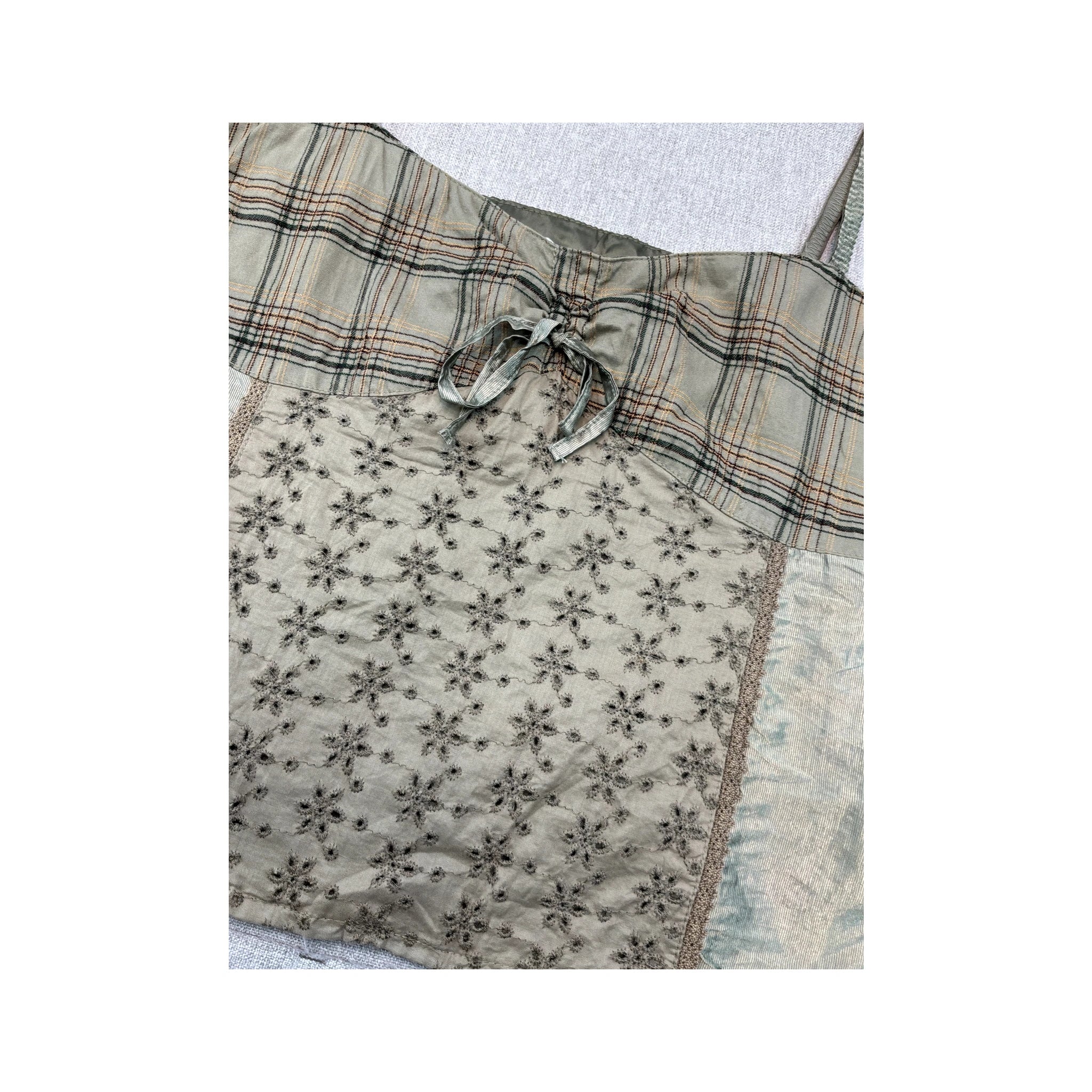 Top de alças Bandolera Bordado com Patchwork em xadrez