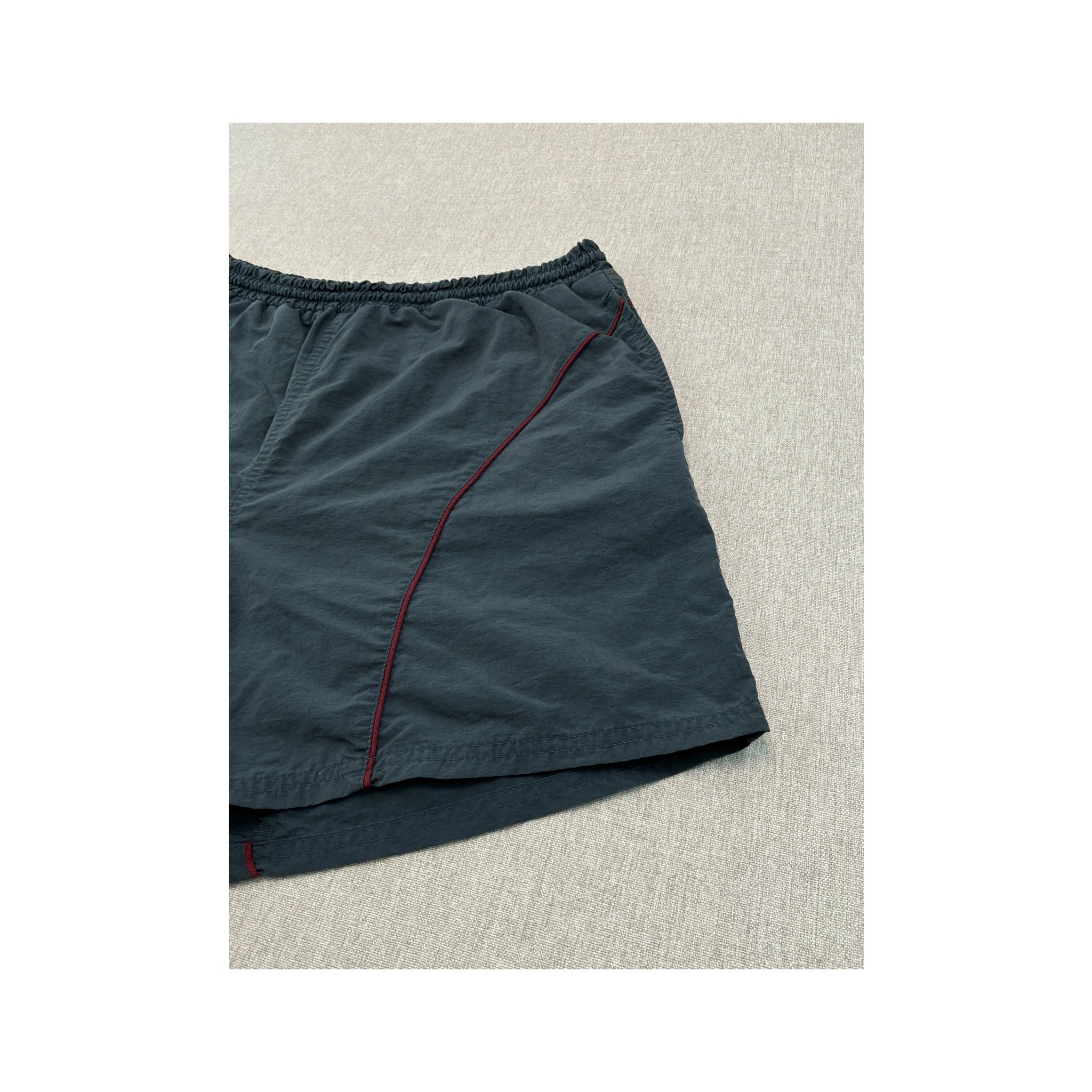 Retro Curved Contrast Piping Athletic Track Shorts