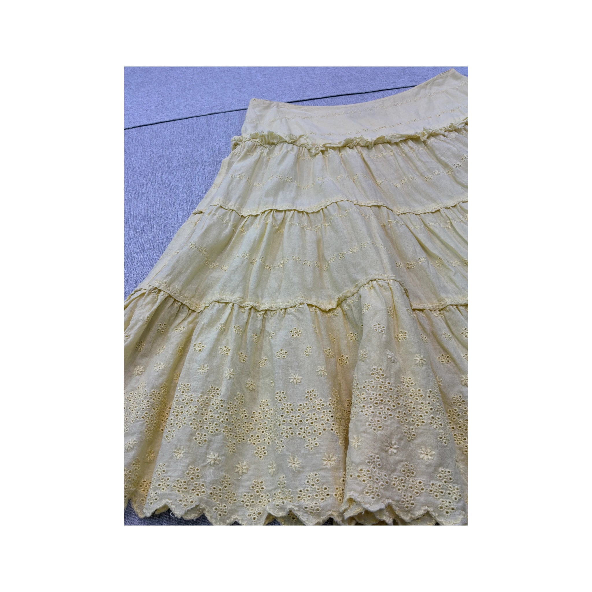 Saia Calvin Klein Jeans em algodão amarelo em Camadas com Ilhós